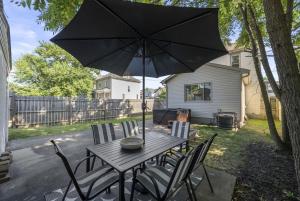 Hanford House w Hot Tub,Sauna,Bar