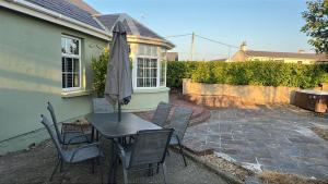 Entire Home with Hot Tub