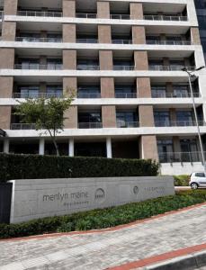423 Menlyn maine Apartment