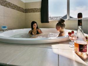 Luxury Pool Retreat by Sea - By Traum Ferienwohnungen