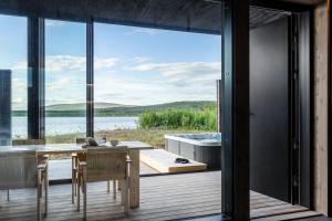 The Lakeview by Hilla Villas