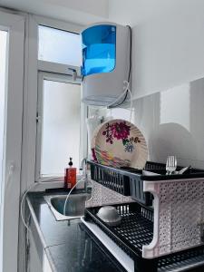 Cozy Studio by HoodSquare- NXone, 15 mins from Central Noida