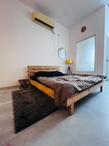 Cozy Studio by HoodSquare- NXone, 15 mins from Central Noida