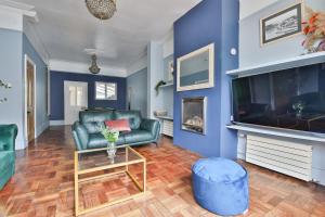 Elegant Victorian Home with Pool Table & Parking