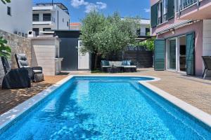 Villa Palm Garden - Private Pool and Barbecue