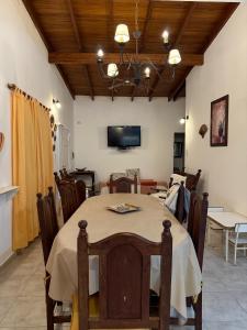 Casa con pileta, jardín y parrilla para toda la familia