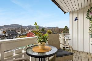 Spacious 3-Bedroom Apartment with Balcony and Free Parking Orkland near Trondheim