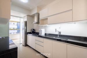 Lindo Apto em Prédio c Piscina MPB0034