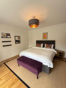 Spacious 6 Bedroom house, Luton
