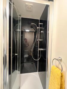 4 Bed 4 En-suite House on Edge of City