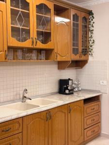 Hestior Top Floor Apartment, Downtown & Mountain View