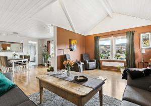 Spacious 3-Bedroom Apartment with Balcony and Free Parking Orkland near Trondheim