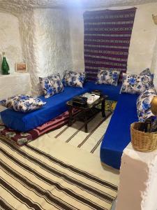 كهوف يحيى لسياحة والمبيت البهاليل