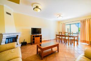 Retiro dos Calicos by Dreamplaces