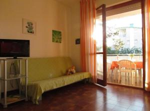 Bright studio 200mt from the beach