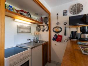 Studio mezzanine 6 personnes, balcon, casier à skis - FR-1-263-140