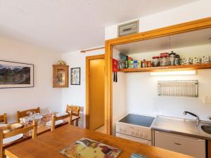 Studio mezzanine 6 personnes, balcon, casier à skis - FR-1-263-140