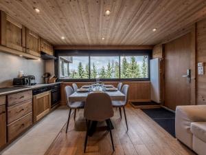 Duplex cosy à Courchevel 1850 - 6 pers, ski-inski-out, WiFi, proche centre - FR-1-631-143