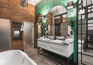 BRYK Hotel - Maestro