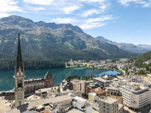 Ski Paradise Steps to Chantarella Lift