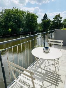 La Marine - Maison Cesson Sévigné Spa & jeux