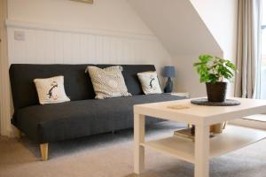 Breathtaking Sea Views - Luxury 2 BD Apt