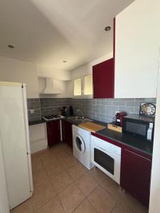 Apartment T2 with sea view in Saint Cyprien 50 m from the beach, parking