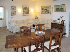 Tuscan Villa with Sea Views