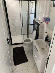 Modern and Cozy 1BR with Mediterranean Charm