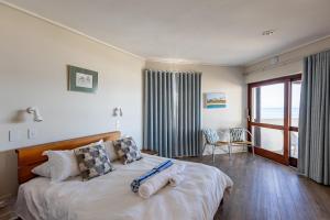 Tydsaam on Robberg 5 Beach