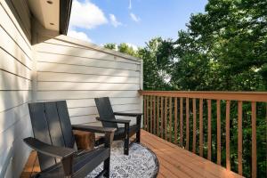 Fall Retreat Near Dollywood with Hot tub & Game Room