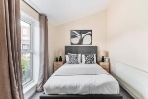 House - Sleeps up to 10 & Free Parking