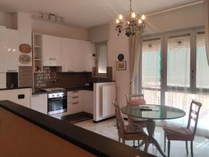 Appartamento silenzioso comodo alle spiagge e stazione ferroviaria