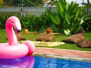 Theolive Arrea - Spacious Private Pool and Backyard