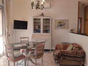 Appartamento silenzioso comodo alle spiagge e stazione ferroviaria