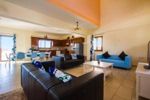 Villa Antonia by Villa Plus