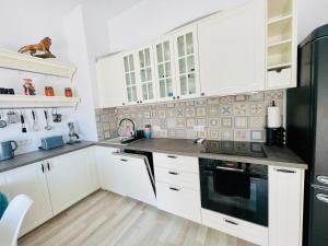 2BR Vintage Residence - free parking