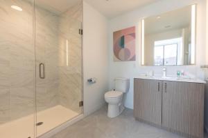 Gorgeous Apt Heart of Downtown