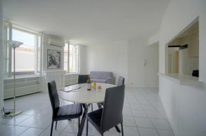 Charmant 2 pièces MEYNADIER-FORVILLE A1B269