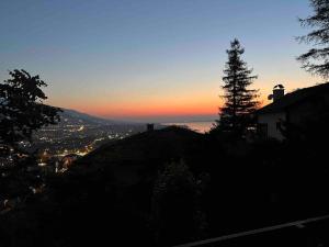 Cozy 4BR Villa with Lake View and Comfort Galore