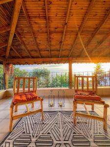 Cozy 4BR Villa with Lake View and Comfort Galore