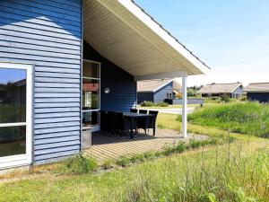 6 person holiday home in Ulfborg-By Traum
