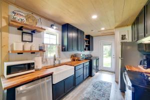 Secluded Getaway on about 10 Acres in The Piney Woods!