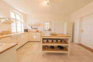 Gutshof in Liepe, 2 hochwertige Ferienwohnungen auf 280 qm, kombinierbar bis 14 Personen