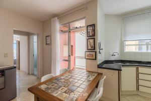 Apartamento c/ Churrasqueira 450m da Praia RCI0201