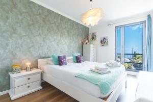 Vista Mar by Atlantic Holiday