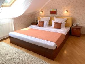 Eney Attic Three-Room Apartment