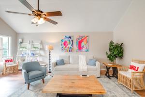 1 Mi to Ole Miss: Pet-Friendly Retreat w Yard
