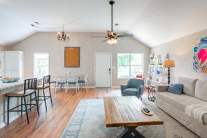 1 Mi to Ole Miss: Pet-Friendly Retreat w Yard