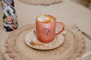 Tuis Guest House and Coffee Shop